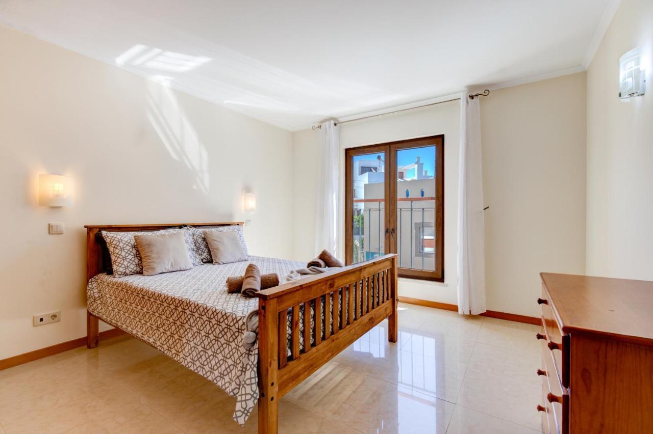Two Bedroom Apartment With Rooftop Pool In Alvor Exteriör bild