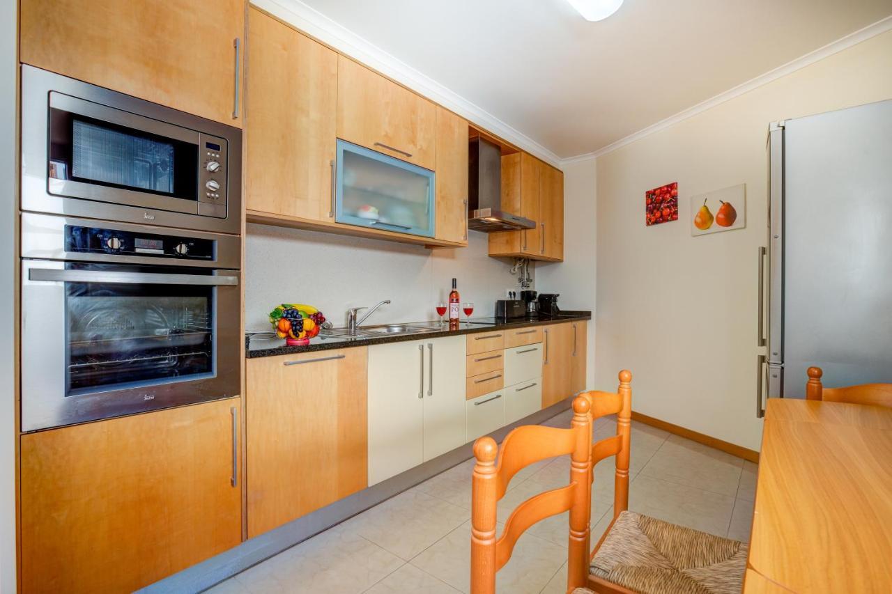 Two Bedroom Apartment With Rooftop Pool In Alvor Exteriör bild